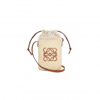 LOEWE SQUARE POCKET IN IRACA PALM AND CALFSKIN C630G35X05 (22.5*15*6cm)